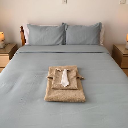 Peaceful Apartment With Double Bed - Oak Breeze Paphos Exteriör bild