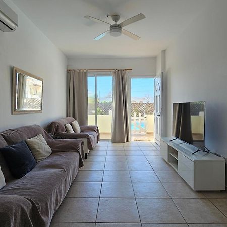 Peaceful Apartment With Double Bed - Oak Breeze Paphos Exteriör bild