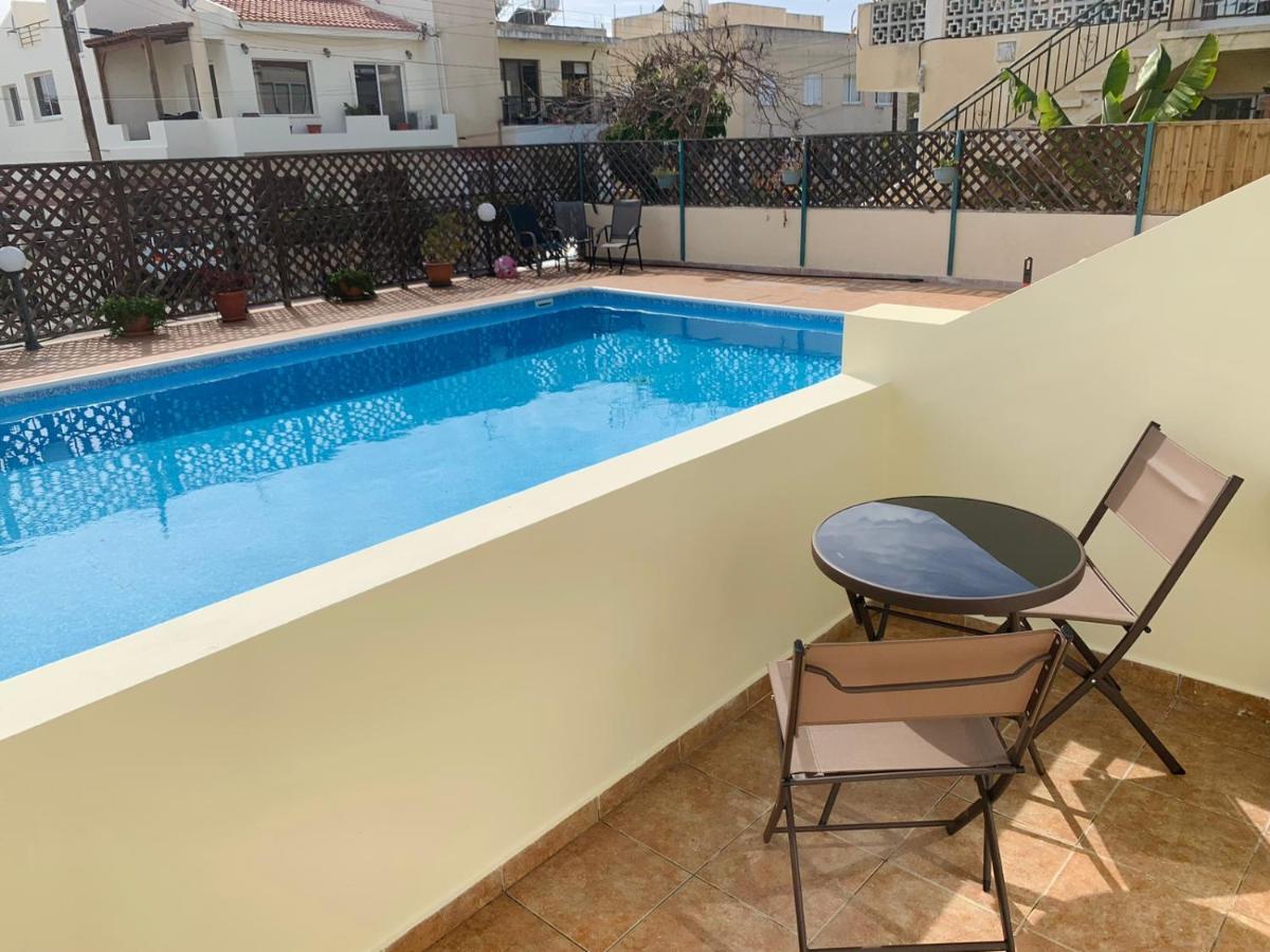 Peaceful Apartment With Double Bed - Oak Breeze Paphos Exteriör bild