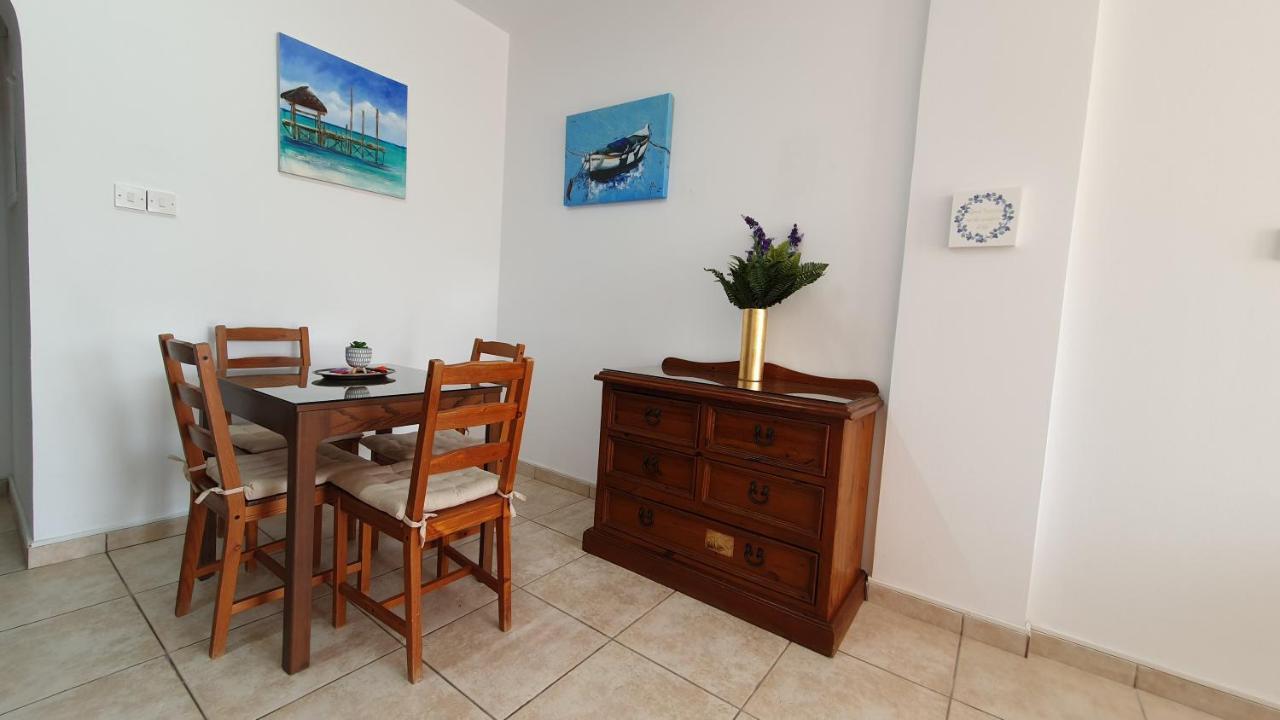 Peaceful Apartment With Double Bed - Oak Breeze Paphos Exteriör bild