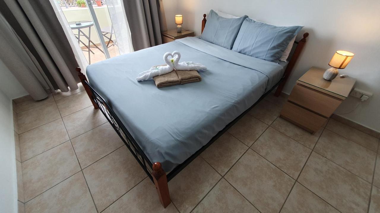 Peaceful Apartment With Double Bed - Oak Breeze Paphos Exteriör bild
