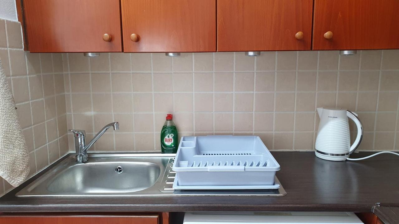 Peaceful Apartment With Double Bed - Oak Breeze Paphos Exteriör bild
