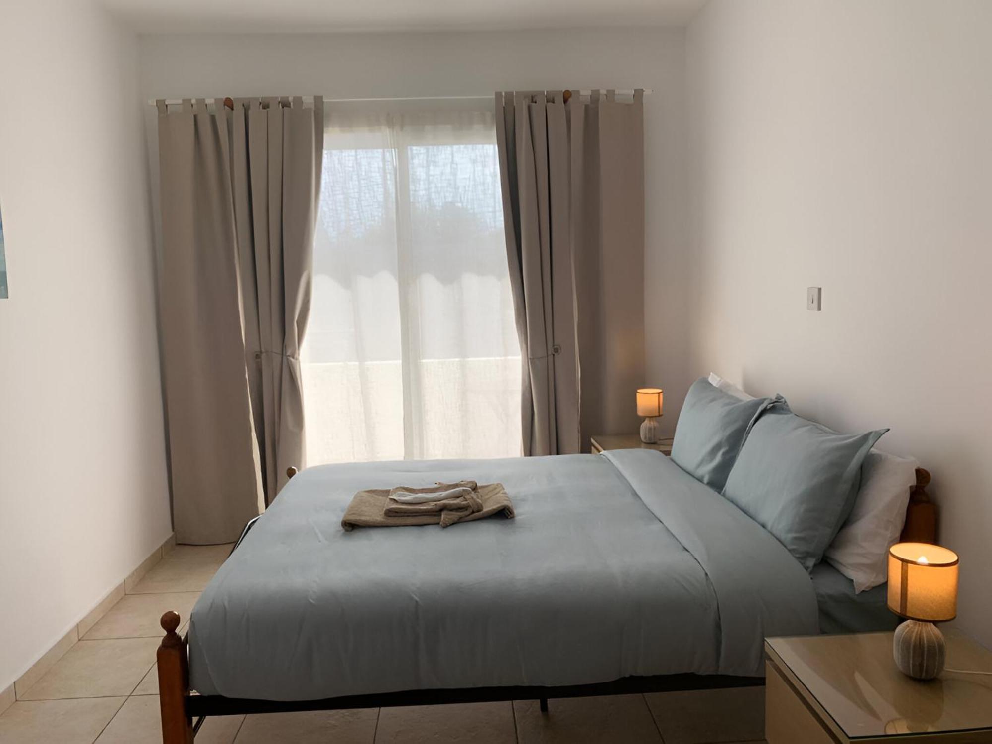 Peaceful Apartment With Double Bed - Oak Breeze Paphos Exteriör bild