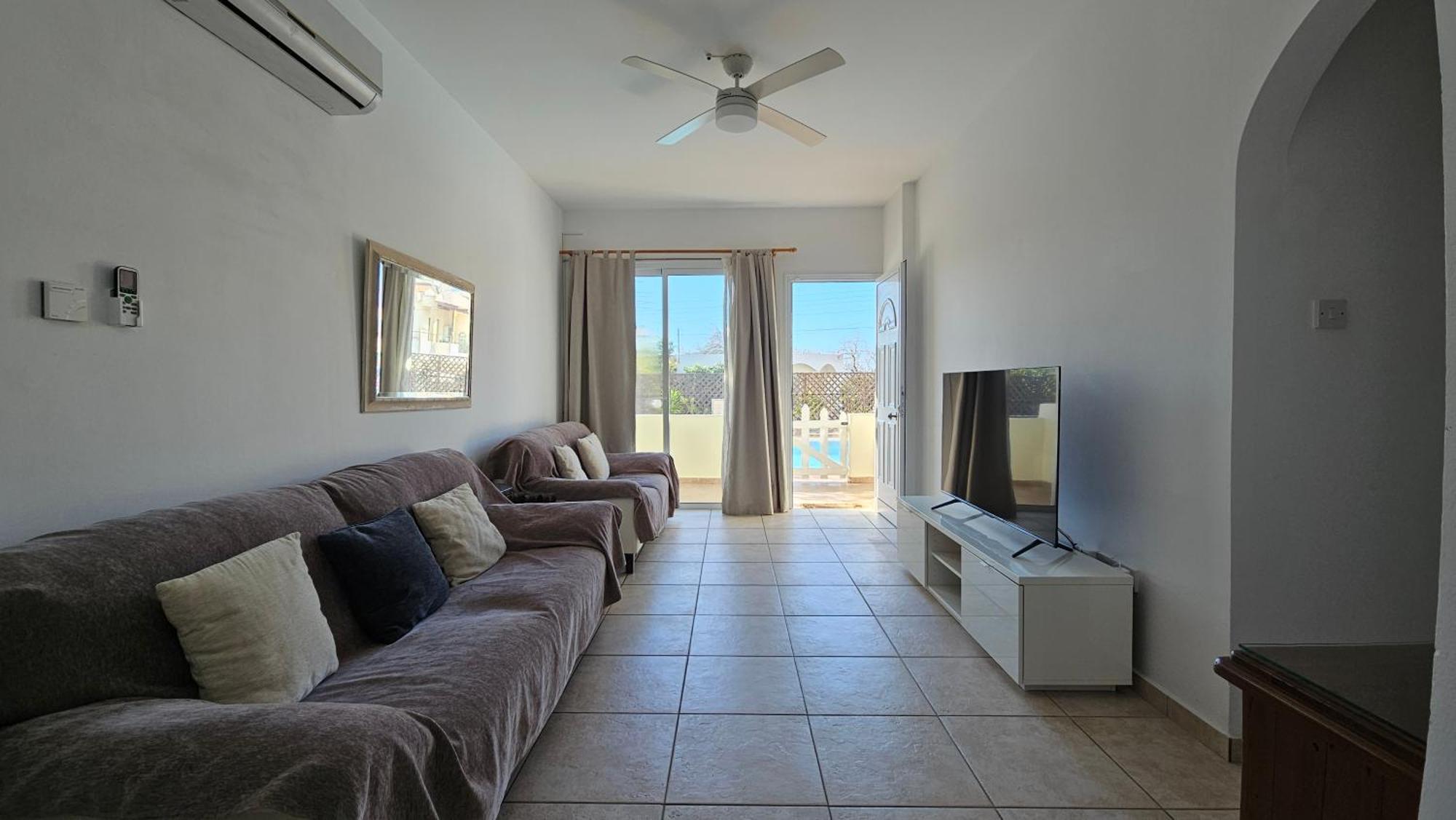 Peaceful Apartment With Double Bed - Oak Breeze Paphos Exteriör bild